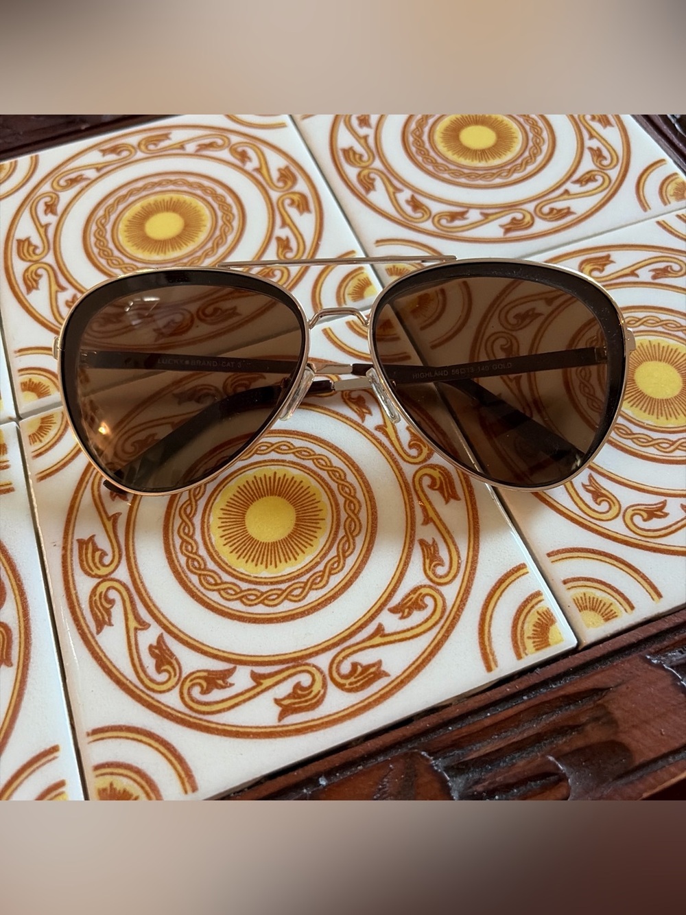 Lucky Brand brown aviator sunglasses